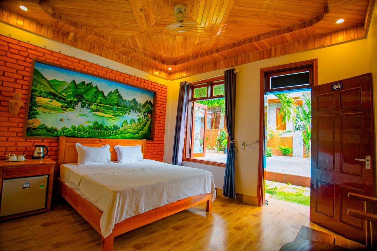 Hillside View Homestay Фонг Нха Екстериор снимка